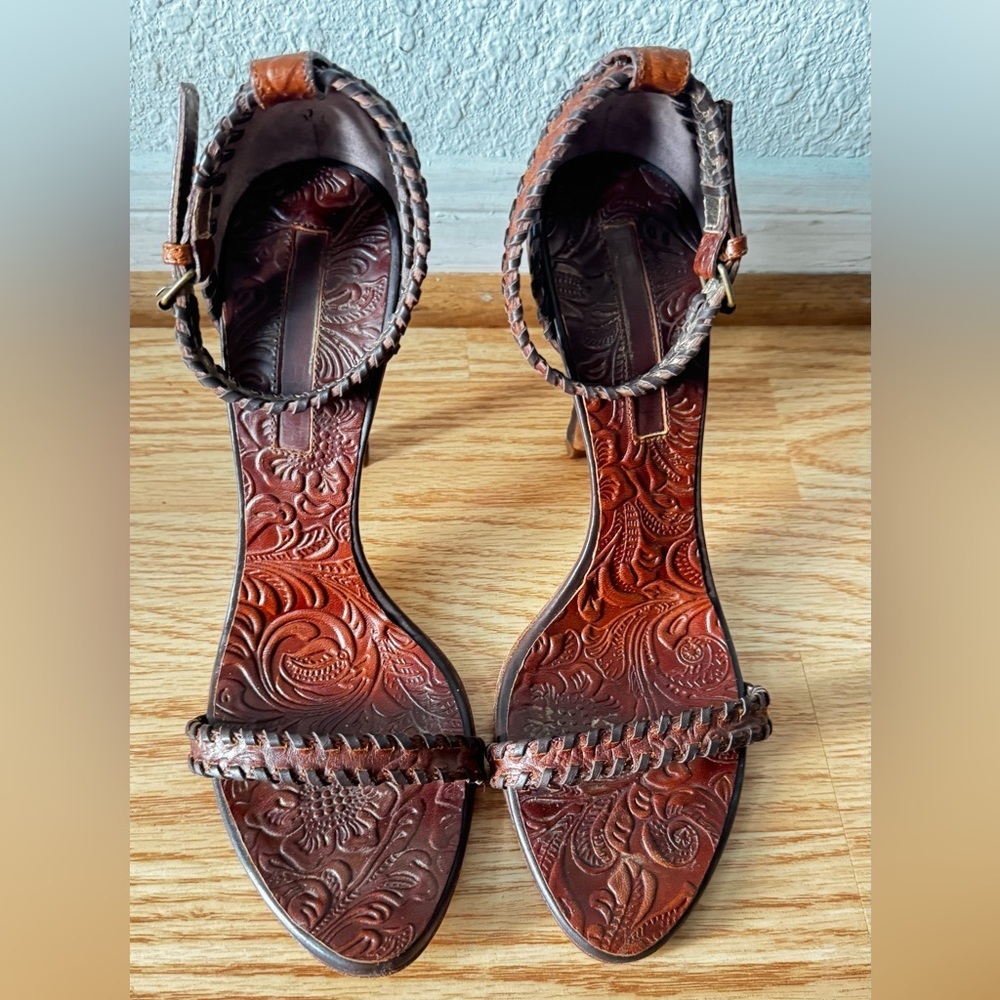DSQUARED2 RARE!! Tooled Tan
Embossed Leather Heel Sandals S 39